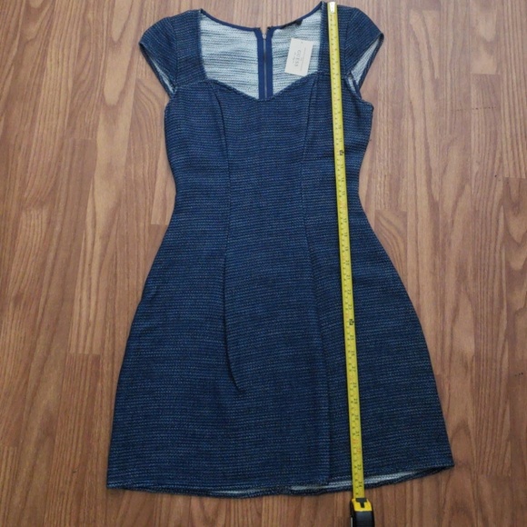 NEW GUESS  Indigo Cap-Sleeve Boucle Dress - Picture 4 of 7